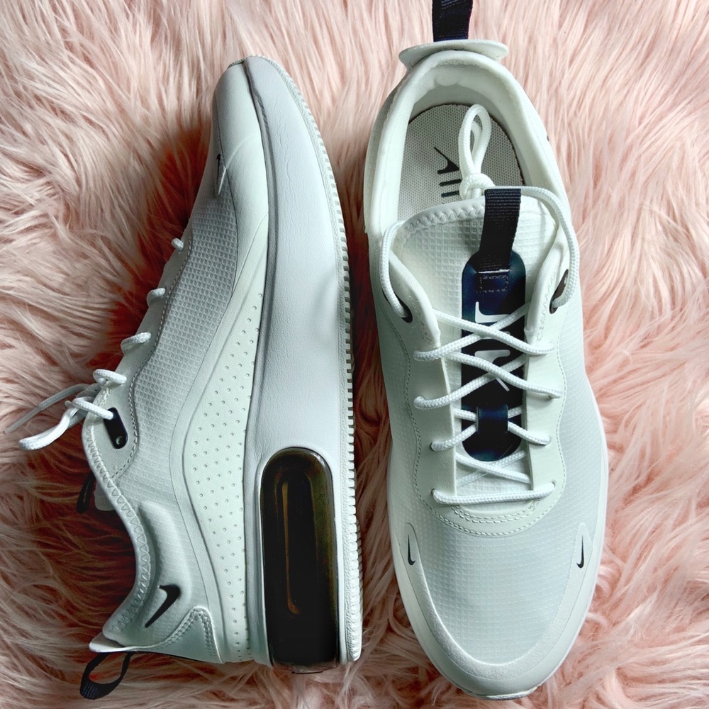 New Nike Women’s Air Max Dia Sneakers - Picture 4 of 4